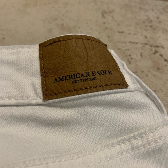 American Eagle Outfitters White Distressed Denim Mini Skirt - Size 6 Regular - Picture 4 of 8